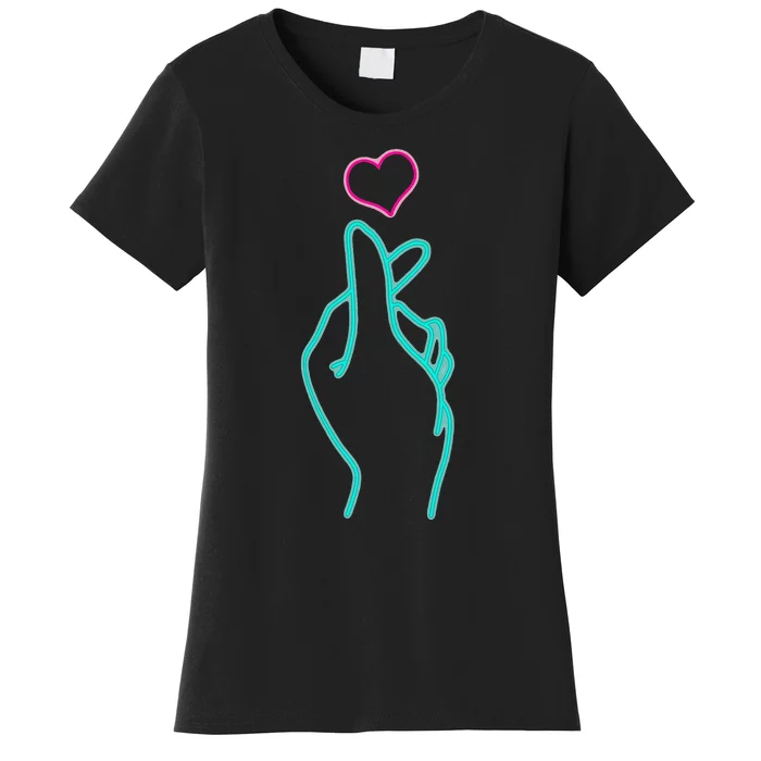 K Pop Heart Hand Symbol K Drama Korean Pop Music Fan Gift Women's T-Shirt