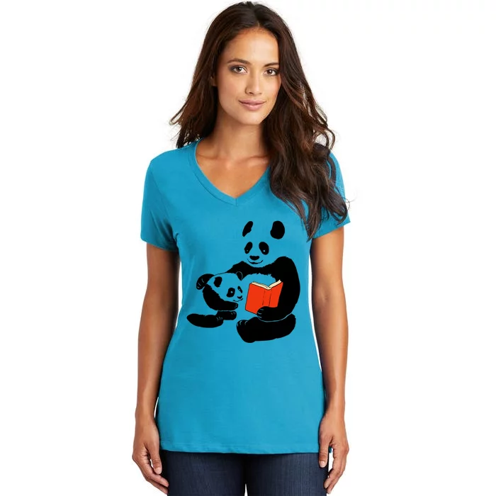 Kawaii Panda Mom Books Gift Women's V-Neck T-Shirt