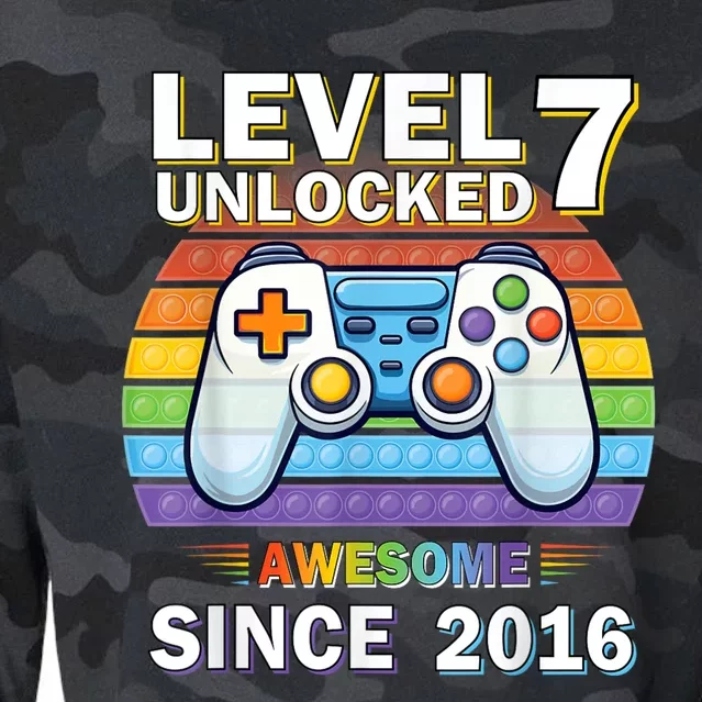 Level 7 Unlocked Awesome Since 2016 Video Gamer 7th Birthday Cropped Pullover Crew