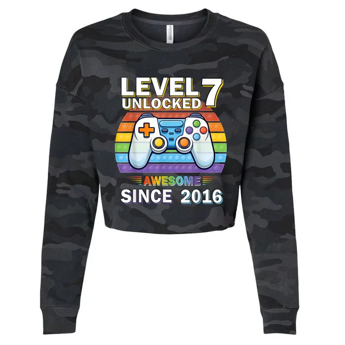 Level 7 Unlocked Awesome Since 2016 Video Gamer 7th Birthday Cropped Pullover Crew