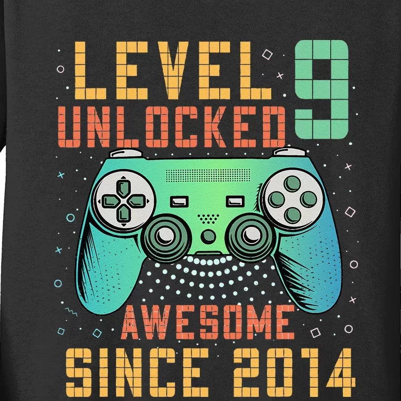 Level 9 Unlocked 9th Birthday 9 Year Old Boy Gifts Gamer Kids Long Sleeve Shirt