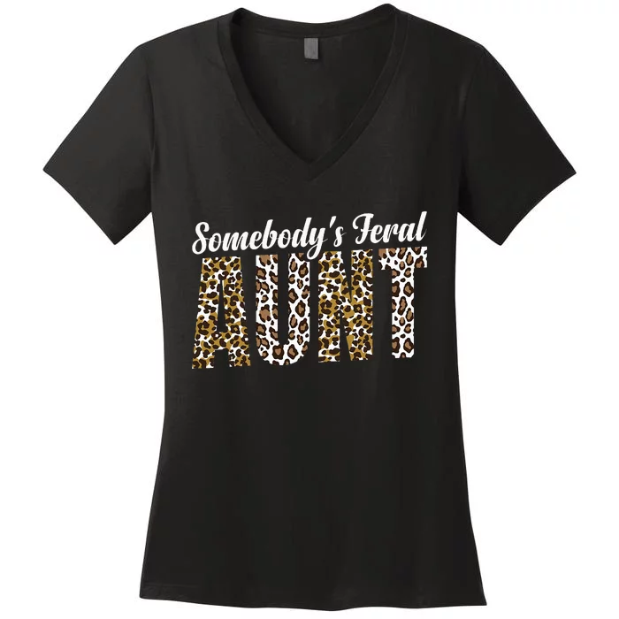 Leopard Auntie Aunt Baby Announcement Women's V-Neck T-Shirt