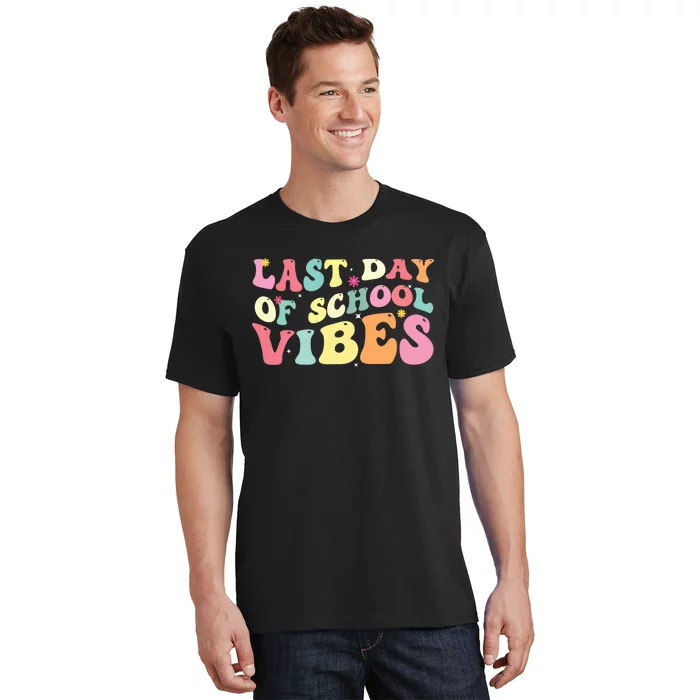 Last Day Of School Vibes Retro Vintage Teacher Graduation T-Shirt