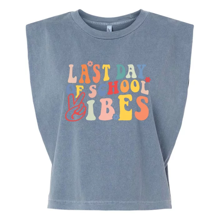 Last Day Of School Vibes Retro Vintage Teacher Graduation Garment-Dyed Women's Muscle Tee