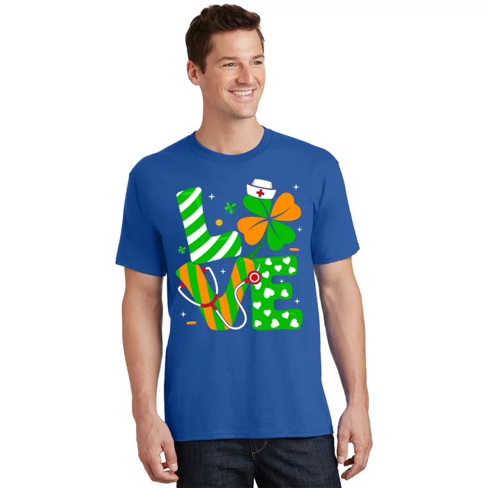 Love Nurse Life Funny Irish Nurse St Patrick's Day Shamrock Gift T-Shirt