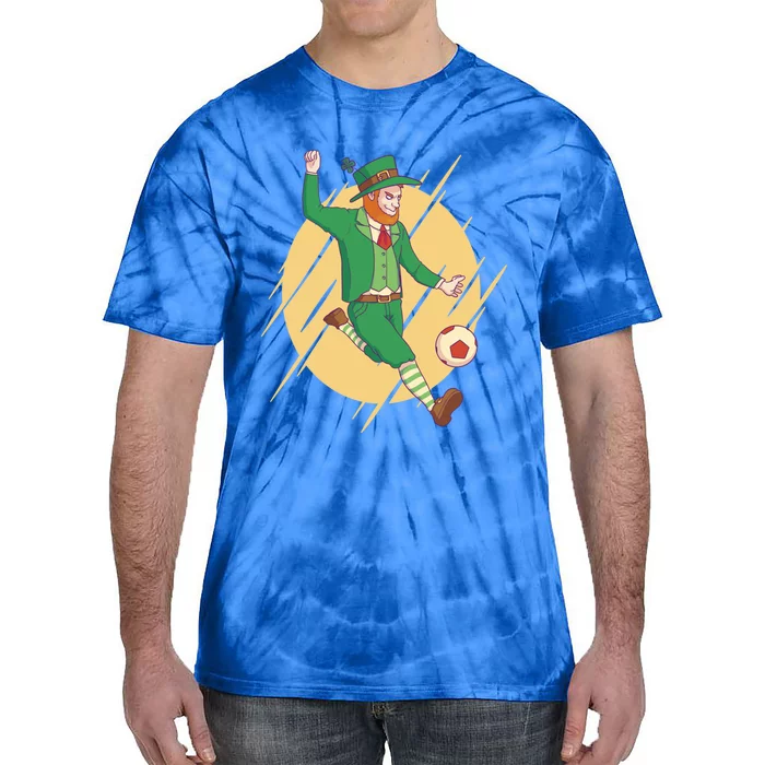 Leprechaun Playing Football St Patrick's Day Holiday Sport Gift Tie-Dye T-Shirt