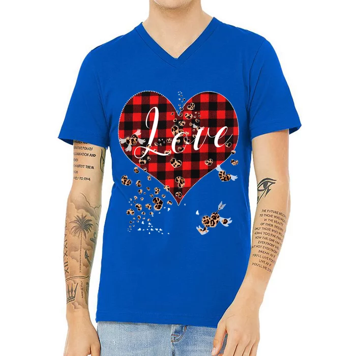 Love Red Plaid Leopard Hearts Tee 1970s Cute Valentines Day Funny Gift V-Neck T-Shirt