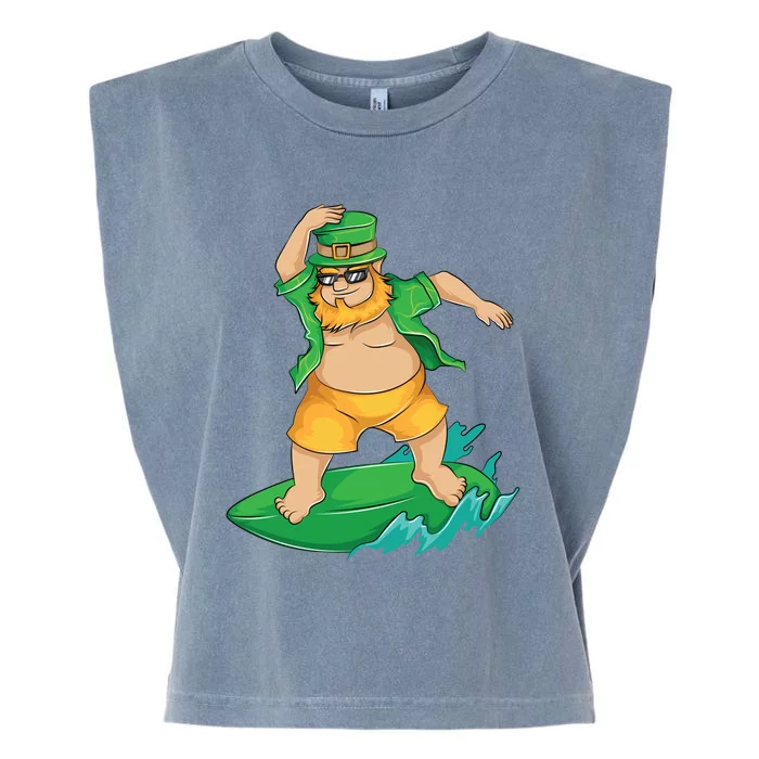 Leprechaun Surfer In Hawaii St Patrick's Day Funny Surf Gift Cute Gift Garment-Dyed Women's Muscle Tee