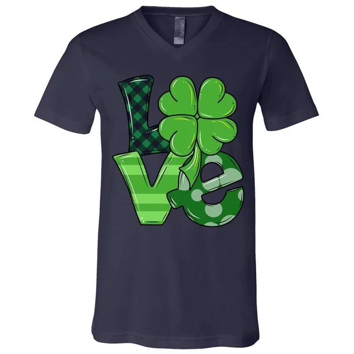 Love Shamrock St Patricks Day V-Neck T-Shirt