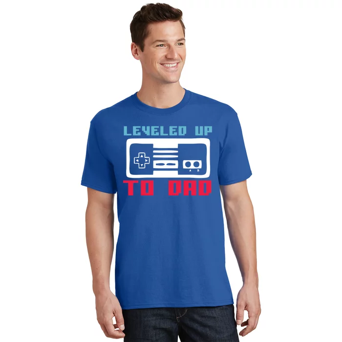 Leveled Up To Dad Funny New Father Quote Saying Retro Gaming Cute Gift T-Shirt