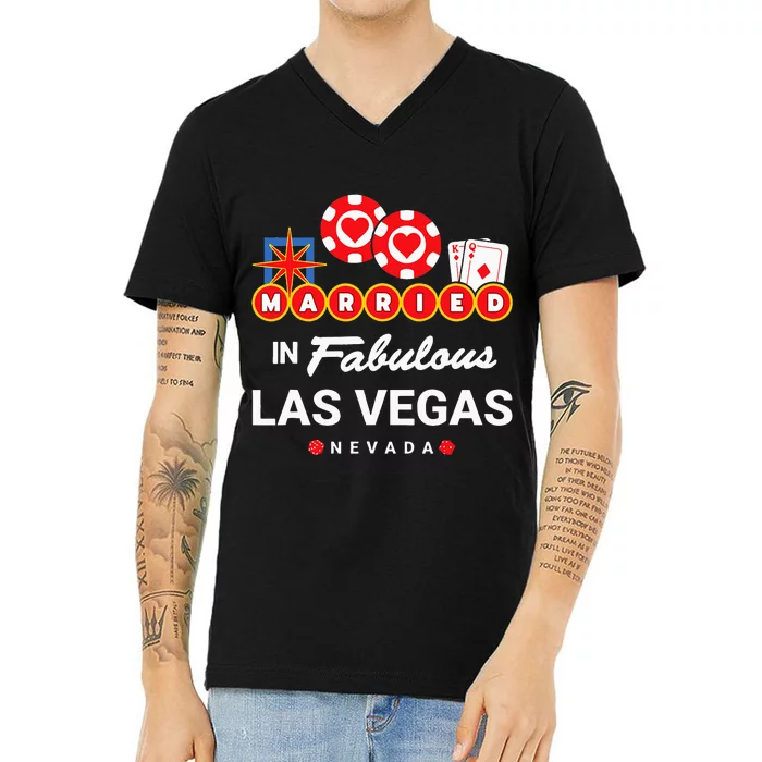 Las Vegas Wedding Vegas Couple Married In Vegas V-Neck T-Shirt