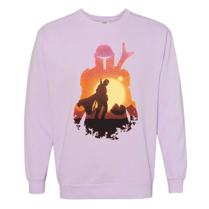 Mando Sunset Illustration Cool Graphic Garment-Dyed Sweatshirt