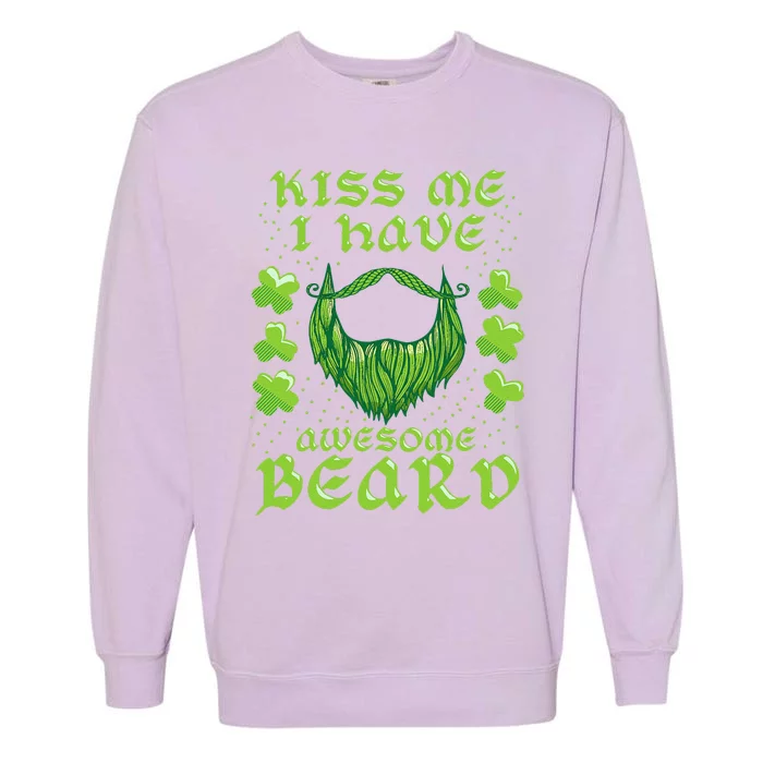 Me Beard St Patricks Day As, Dad And Daddy Gifts Garment-Dyed Sweatshirt