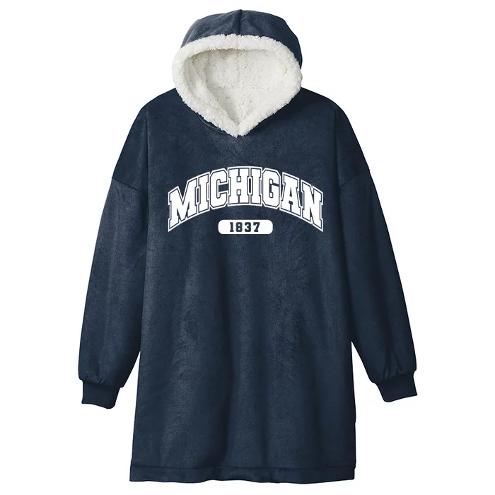 Michigan Collegiate Style 1837 Hooded Wearable Blanket