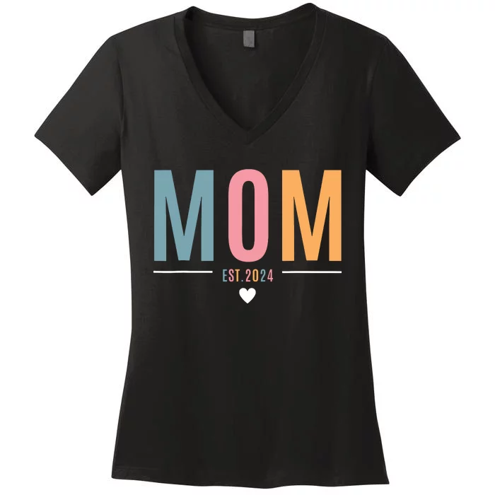 Mom Est 2024 Expect Baby 2024 Mother 2024 New Mama Mommy Women's V-Neck T-Shirt