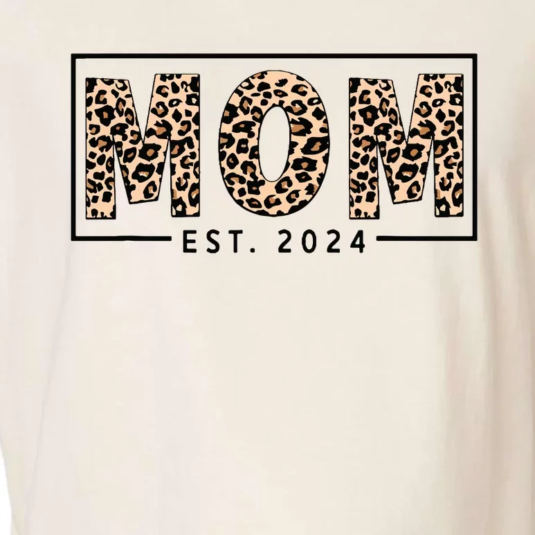 Mom Est 2024 Expect Baby 2024 Mother 2024 New Mom 2024 Garment-Dyed Women's Muscle Tee