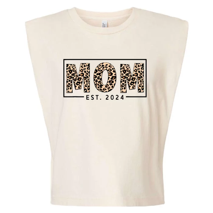 Mom Est 2024 Expect Baby 2024 Mother 2024 New Mom 2024 Garment-Dyed Women's Muscle Tee