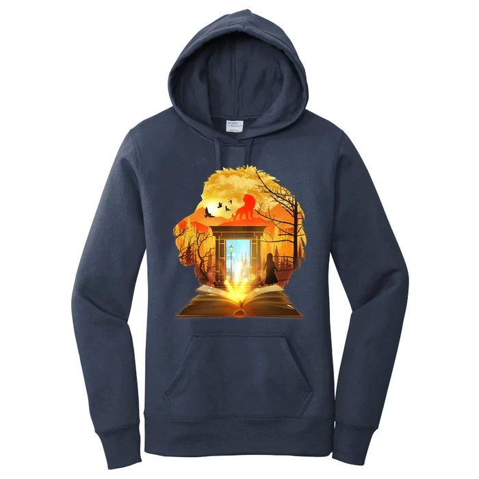 Magical Lion Book Reading Fan Women's Pullover Hoodie