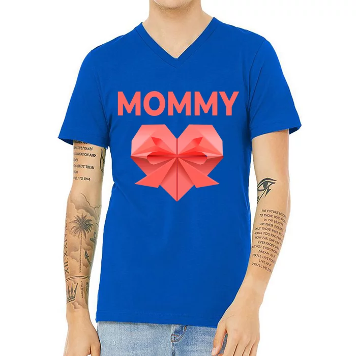 Mommy Mom Love Mommy Heart Thank You Mother's Day Gift V-Neck T-Shirt