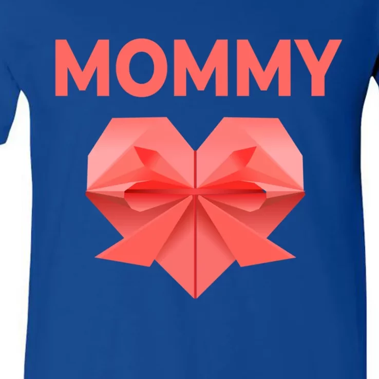 Mommy Mom Love Mommy Heart Thank You Mother's Day Gift V-Neck T-Shirt