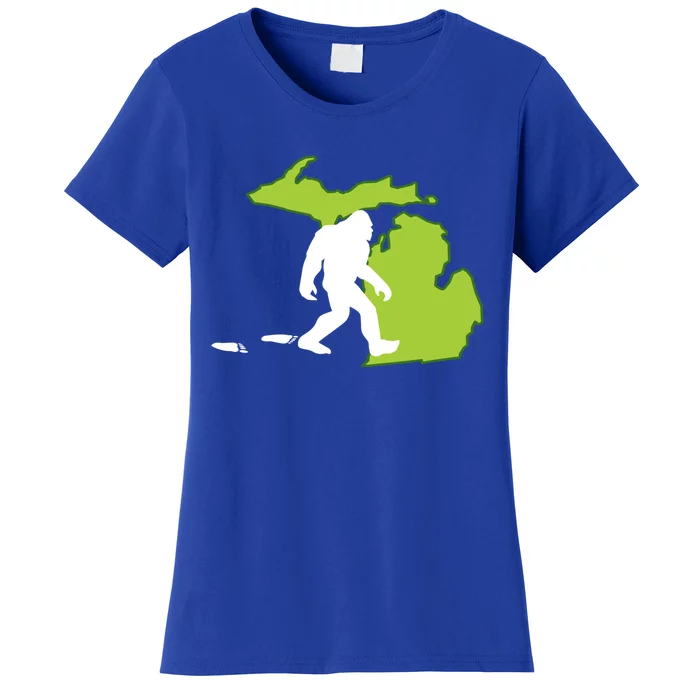 Michigan State Bigfoot Hunter Gift Great Gift Women's T-Shirt