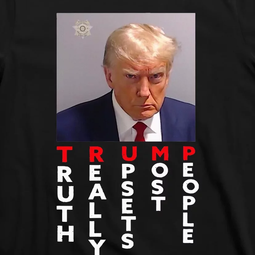 Mug Shot Trump Never Surrender Pro Trump T-Shirt