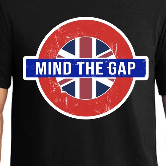 Mind The Gap Great London Vacation Tourist / Travel Gift Pajama Set