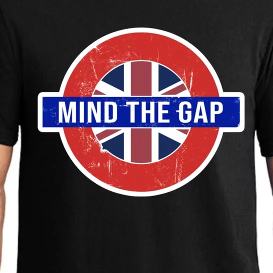 Mind The Gap Great London Vacation Tourist / Travel Gift Pajama Set