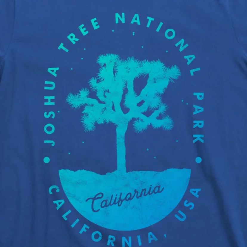 Minimalist Tree Joshua Tree National Park Distressed Design Gift T-Shirt