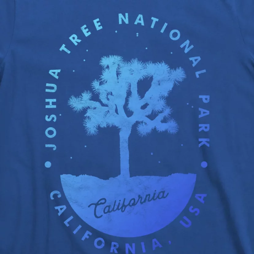 Minimalist Tree Joshua Tree National Park Distressed Design Gift T-Shirt