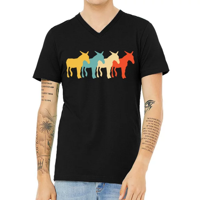 Mule Vintage Retro Donkey Horse Hybrid Lover 60s 70s Gift V-Neck T-Shirt