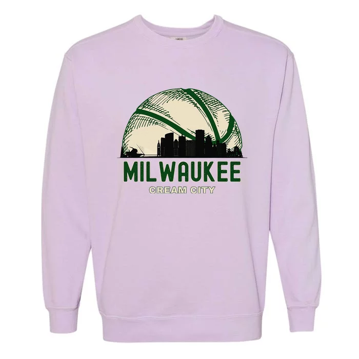 Milwaukee Wisconsin Cream City Skyline Retro Basketball Garment-Dyed Sweatshirt