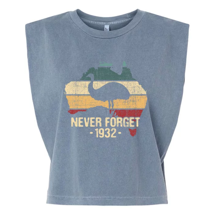 Never Forget 1932 Emu War Gift Emu Lover Zookeeper Gift Garment-Dyed Women's Muscle Tee