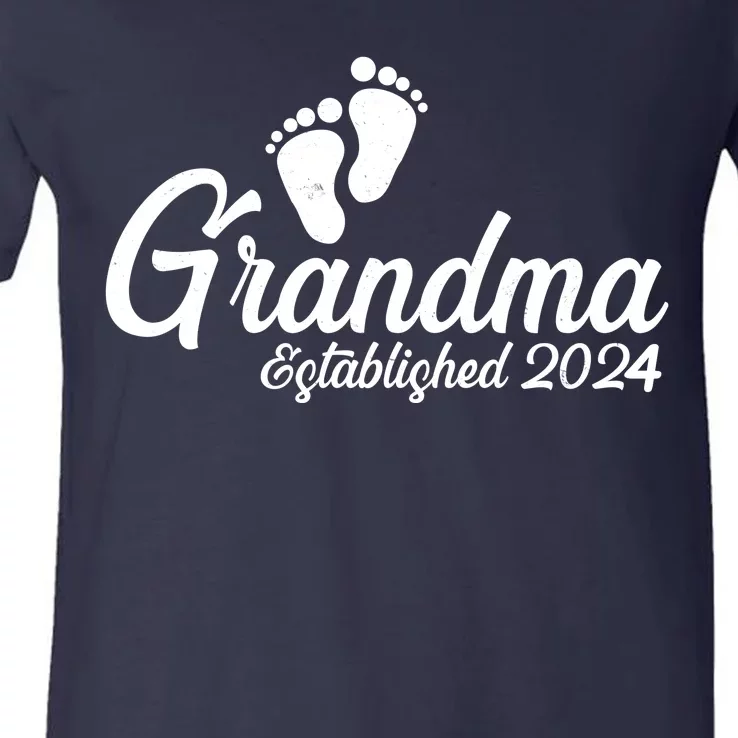 New Grandma Established 2024 Family V-Neck T-Shirt