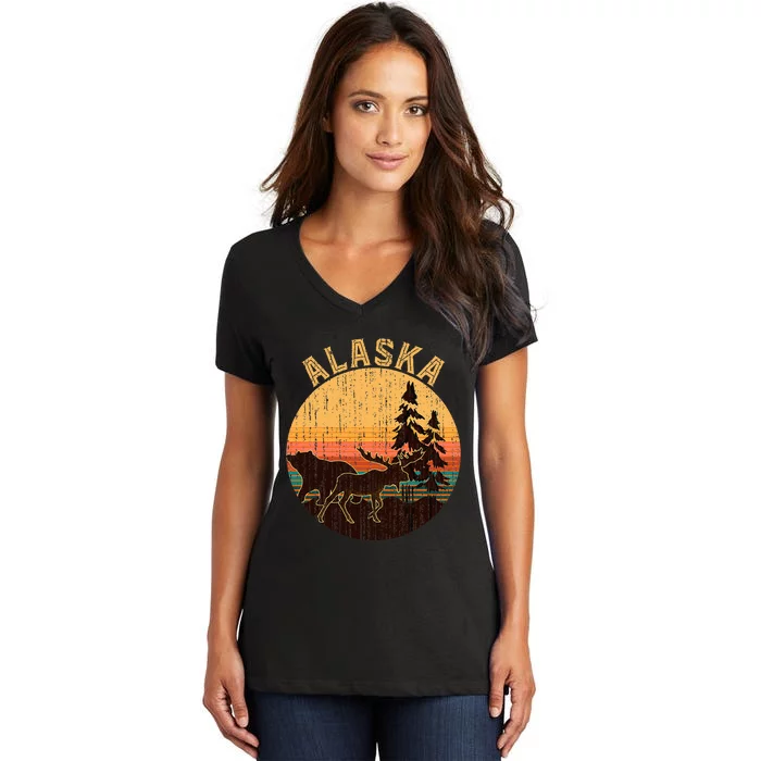 Nature Willdife Bear Moose Alaskan Animal Forest Alaska Women's V-Neck T-Shirt