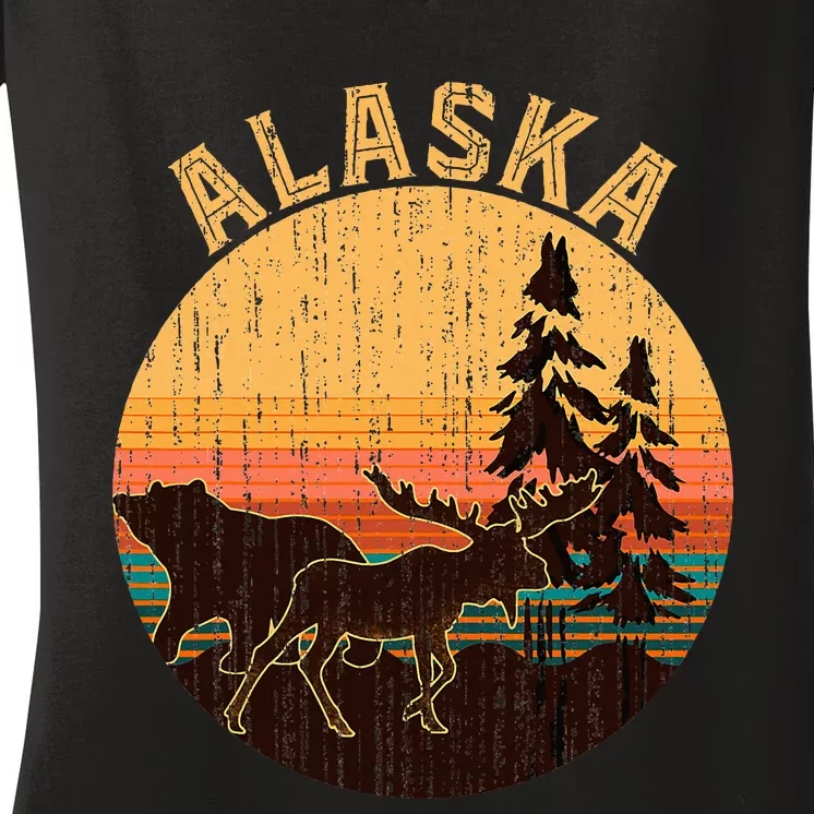 Nature Willdife Bear Moose Alaskan Animal Forest Alaska Women's V-Neck T-Shirt