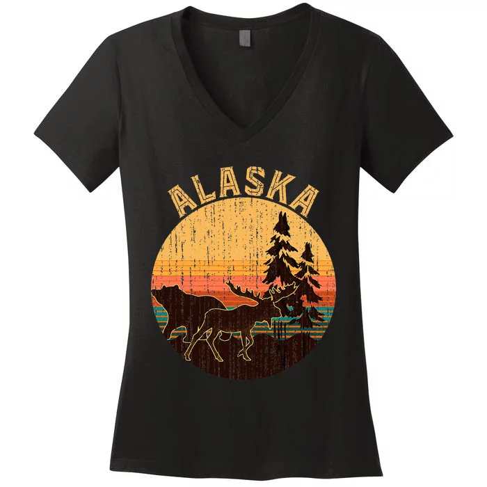 Nature Willdife Bear Moose Alaskan Animal Forest Alaska Women's V-Neck T-Shirt