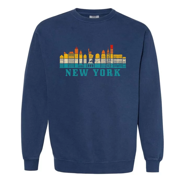 New York City Skyline Ny Nyc Vintage Pride Retro Garment-Dyed Sweatshirt