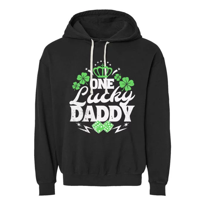 One Lucky Daddy St Patricks Day Gift Vintage 70s Dice Garment-Dyed Fleece Hoodie