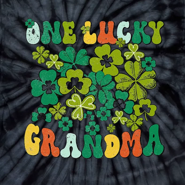 One Lucky Grandma Happy St Patrick's Day Irish Family Gifts Tie-Dye T-Shirt