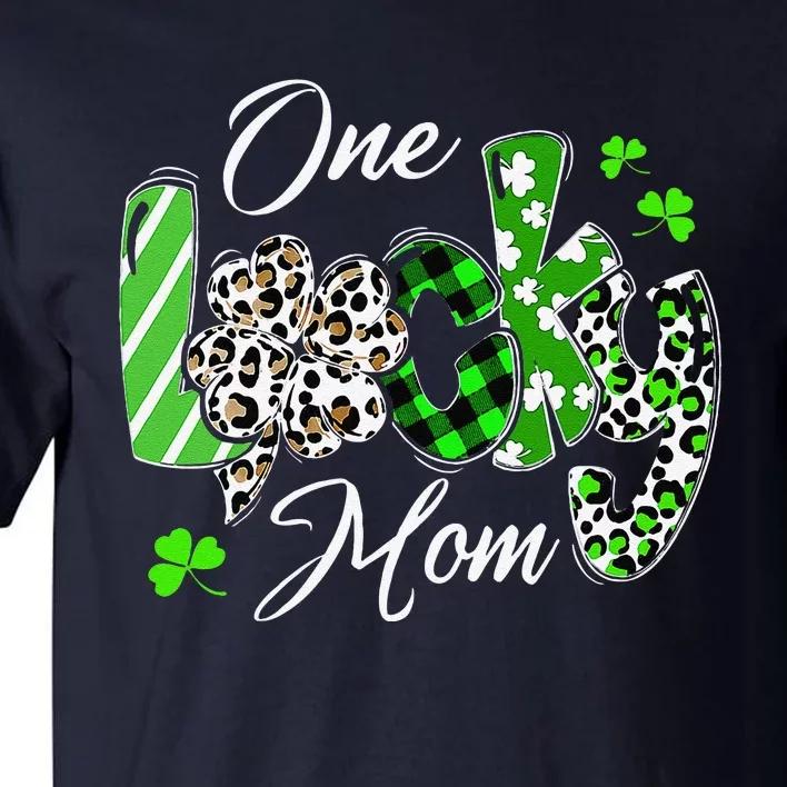 One Lucky Mom Leopard Shamrock Plaid Patrick Day Tall T-Shirt