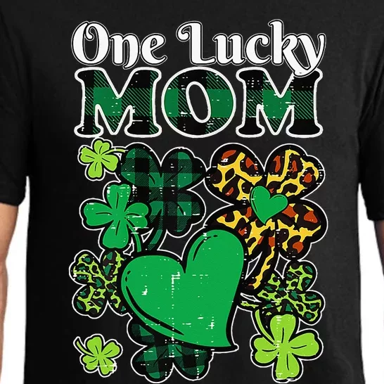 One Lucky Mom Plaid Shamrock Heart St Patrick Day Mommy Pajama Set