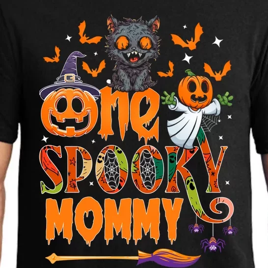 One Spooky Mommy Funny Halloween Mommy Black Cat Ghost Great Gift Pajama Set