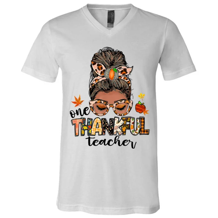 One Thankful Teacher Messy Bun Fall Thanksgiving V-Neck T-Shirt