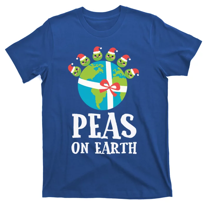 Pun Christmas Sayings Peas On Earth Funny Xmas Gift T-Shirt