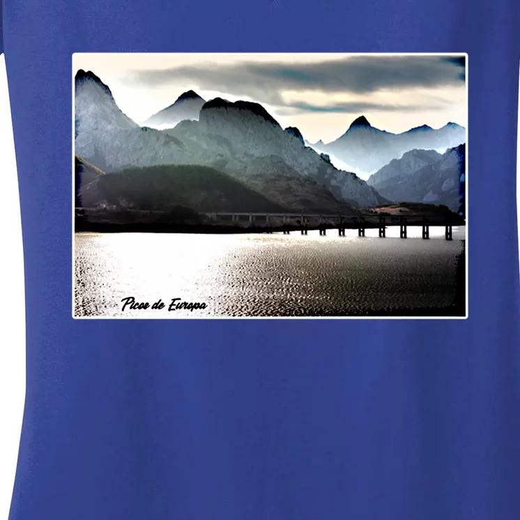 Picos De Europa Beautiful Earth Land And Sea Scapes Gift Women's V-Neck T-Shirt