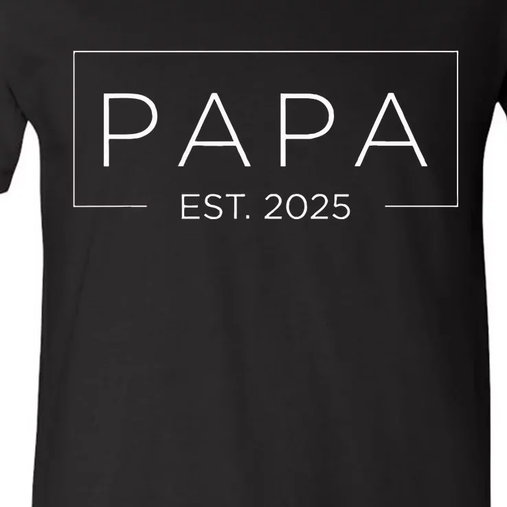 Papa Est 2025 Promoted To Grandpa Pregnancy Announcement V-Neck T-Shirt