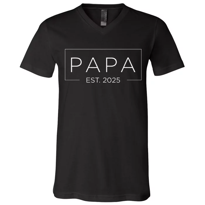 Papa Est 2025 Promoted To Grandpa Pregnancy Announcement V-Neck T-Shirt