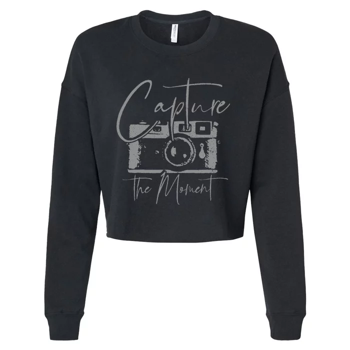 Photographer Gift Capture The Moment Vintage Camera Cropped Pullover Crew