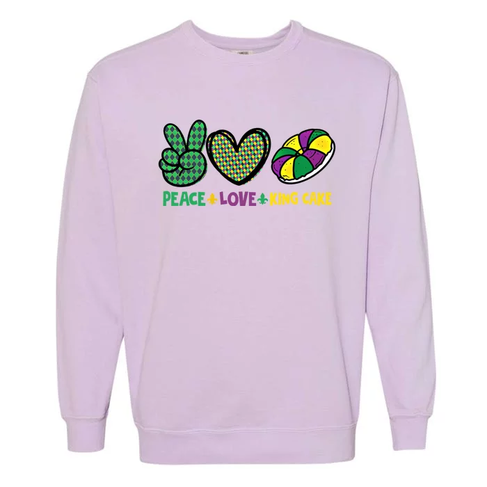 Peace Love King Cake Funny Mardi Gras King Cake Party Outfit Funny Gift Garment-Dyed Sweatshirt